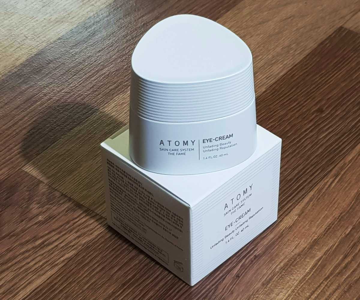 Атоми ФЕЙМ крем для кожи вокруг глаз - лаконичная и стильная баночка.